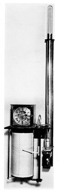 Figure 14.—Marvin's mechanical registering barometer,
1905. This instrument was formerly in the U.S. Weather Bureau. (USNM
316500; Smithsonian photo 46740-E.)